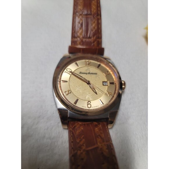 Vintage 90's TOMMY BAHAMA Analog gold tone Leather Strap WATCH with New Battery - Picture 3 of 15